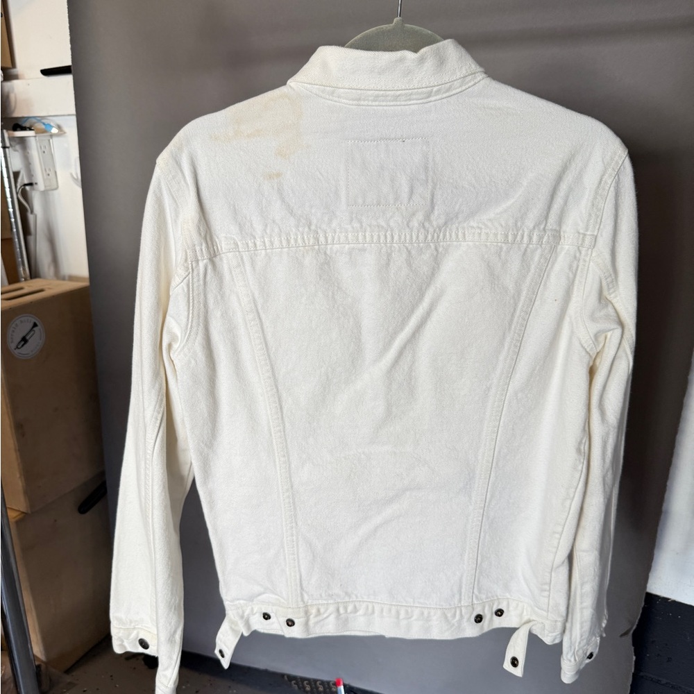 White Levi’s Jean jacket - Picture 3 of 3